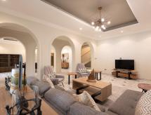 Maison Privee - Luxury 5BR Villa with Private Pool and Beach, Dubai